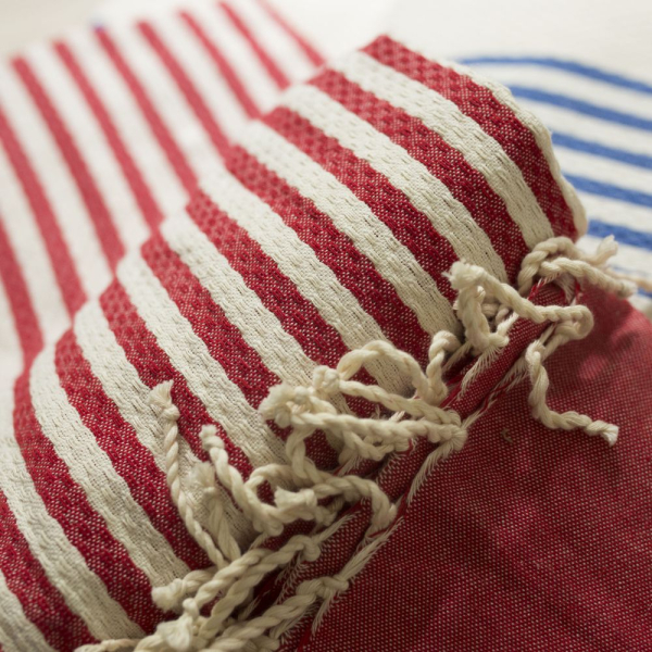 Personalizovaná tradiční fouta s pruhy Personalizovaná tradiční fouta s pruhy
