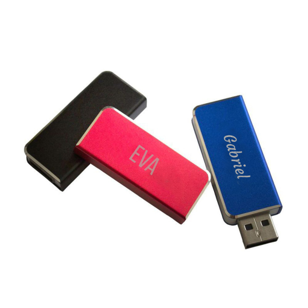 8 GB grav&iacute;rovan&yacute; kapesn&iacute; USB kl&iacute;č