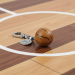 Dřevěný přívěsek na klíče ve tvaru basketbalového míče s personalizace Dřevěný přívěsek na klíče ve tvaru basketbalového míče s personalizace