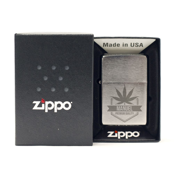 Zippo&reg; s personalizovan&yacute;m jm&eacute;nem