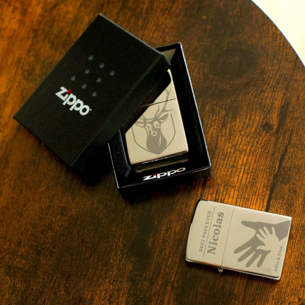 Zippo&reg; s personalizovan&yacute;m jm&eacute;nem